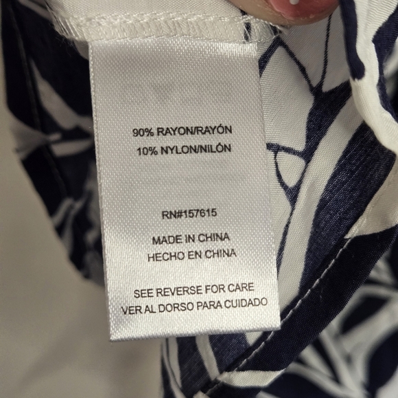 T Tahari Navy & White Leaf Print Tiered Dress Size Large NWOT - Picture 8 of 8